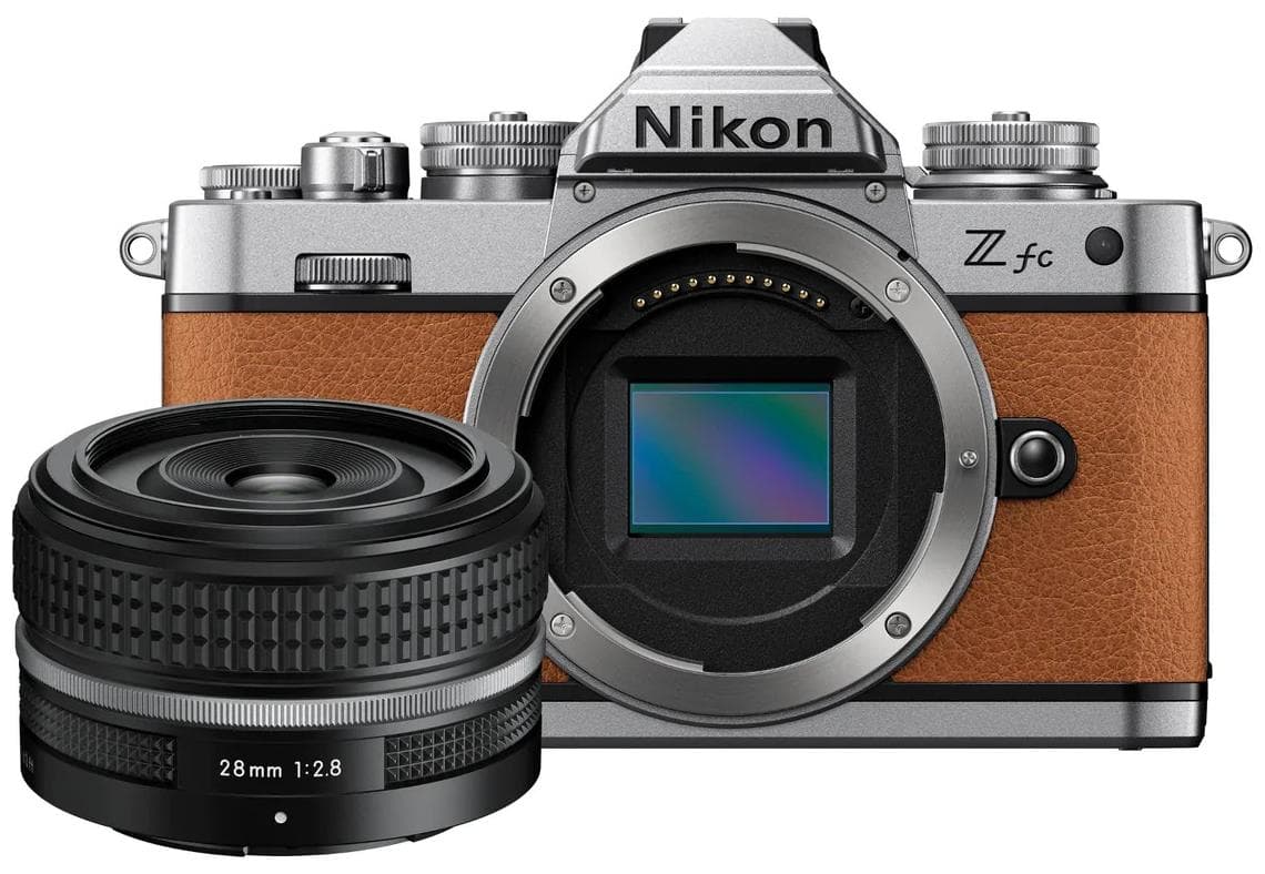 Nikon Z fc Brown + 28mm f/2.8 SE Lens